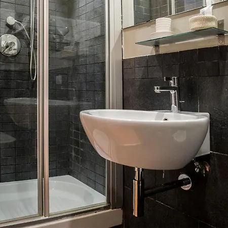 Floor Trastevere Guest house 2*